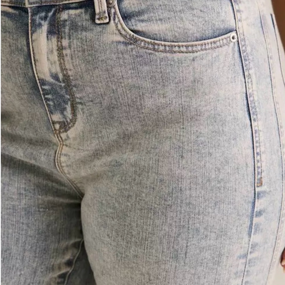 Women's  Super Flared Jeans with Glitter
Size 10 - Short Inseam 27 inches - Picture 5 of 16